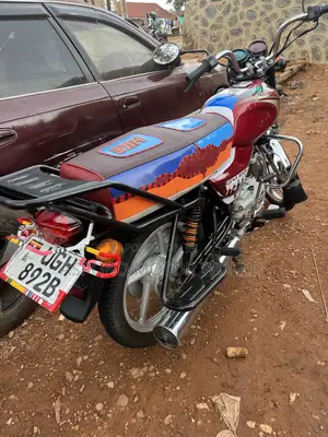 Bajaj Boxer 100 2025 Red