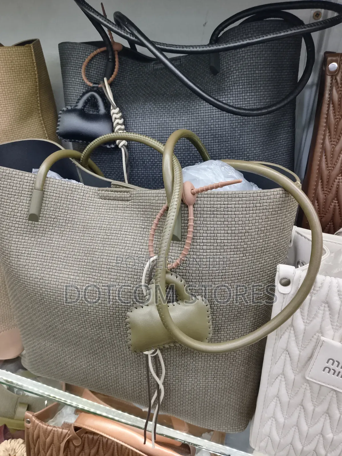 Unique Breeze Shoulder Bag