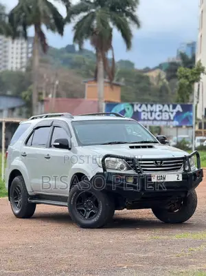 Toyota Fortuner 3.0 D RWD 2014 Gray