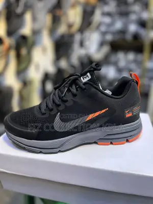 Nike Trainer Shadow Black
