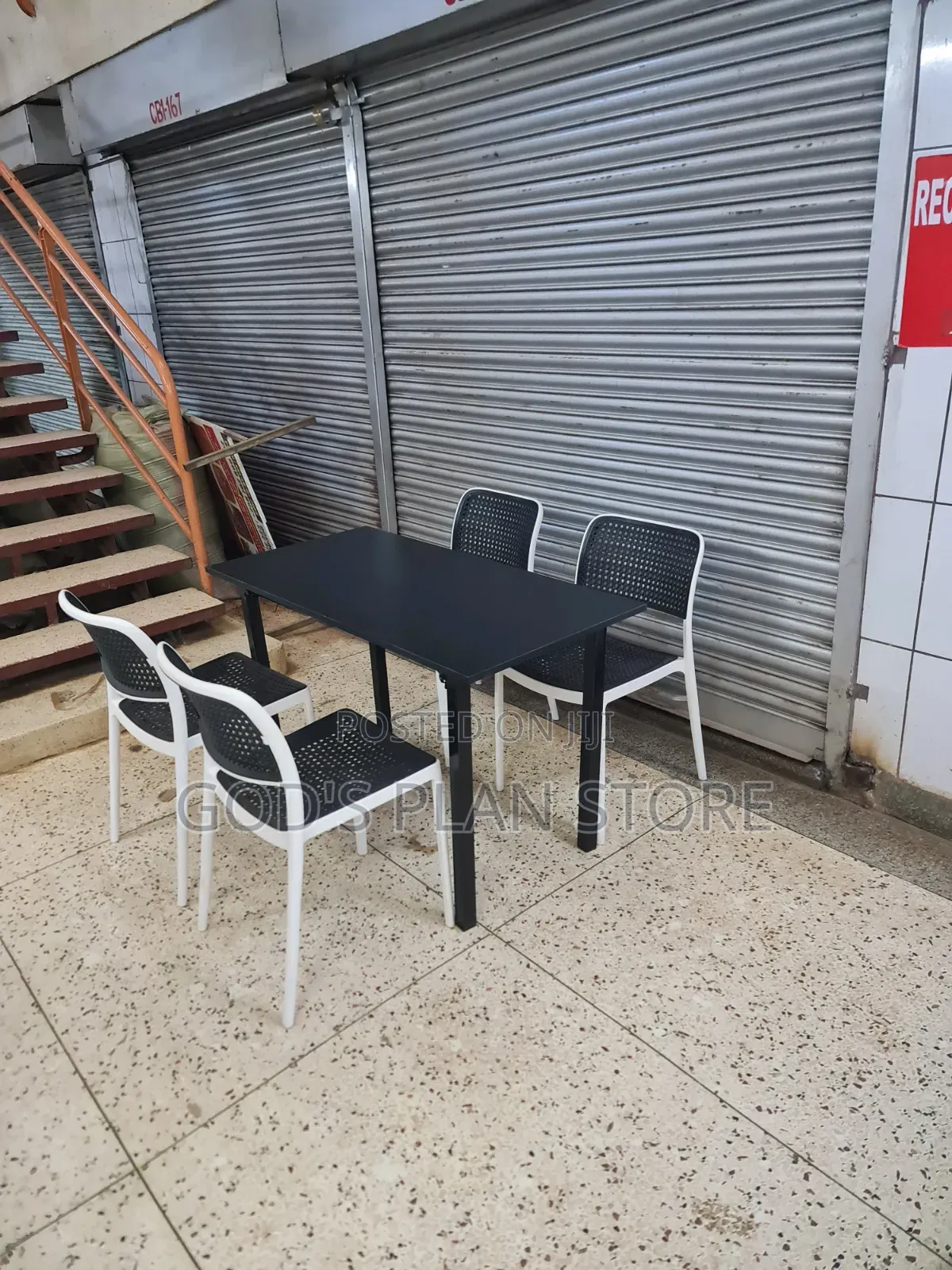 Plain Black Wooden Folding Table and Chairs for Dining