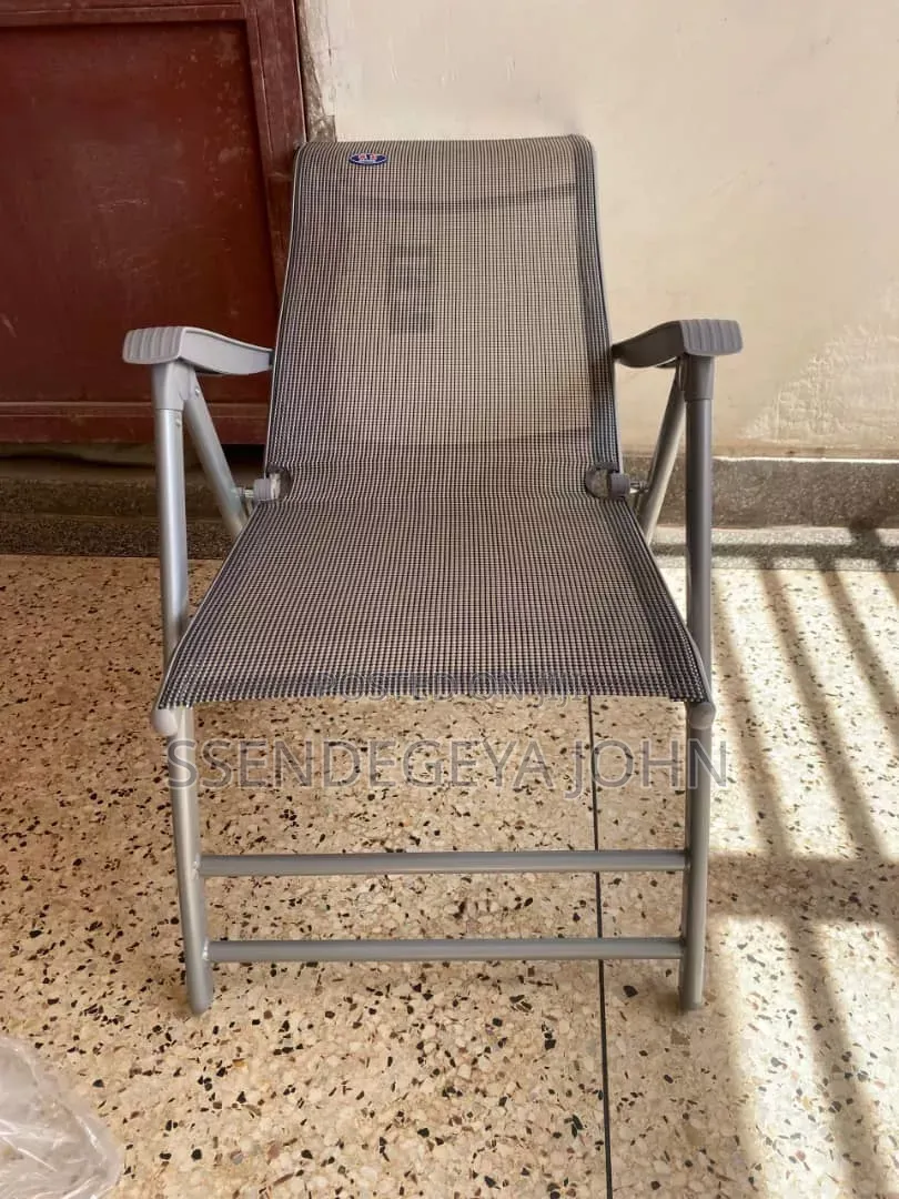 Grey Cukujh Folding Lounge Chair