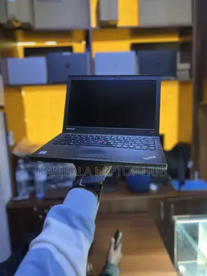Laptop Lenovo ThinkPad X240 8GB Intel Core i5 HDD+SSD 256GB