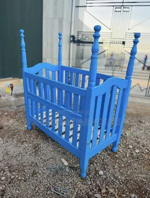 Nice Baby Bed/ Crib