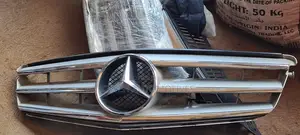 Grille for C200 W204