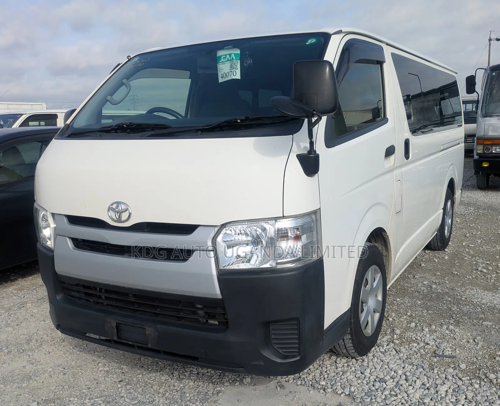 Toyota Regius 2014 White