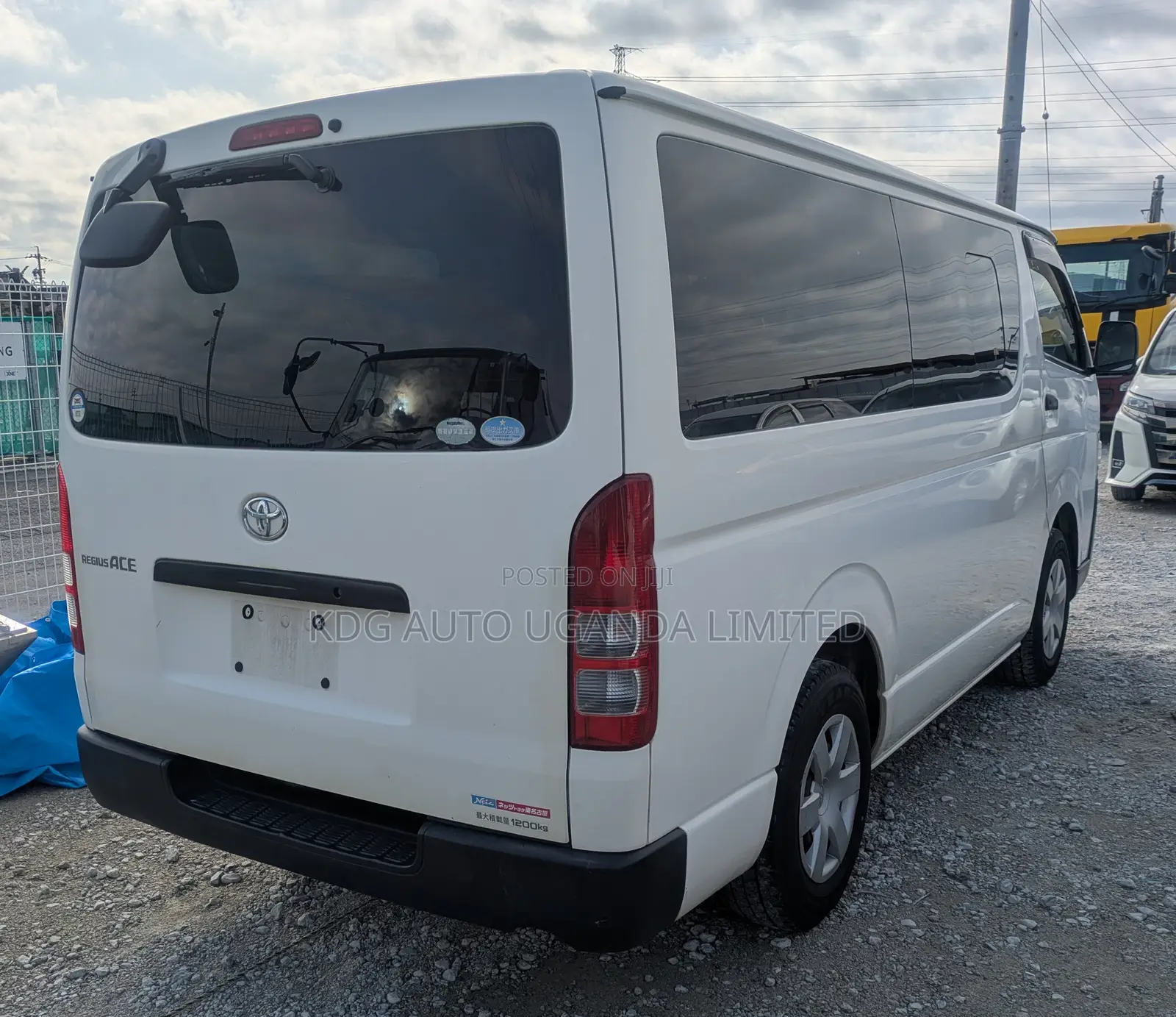 Toyota Regius 2014 White
