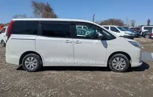 Toyota Noah 2.0 FWD (7 Seater) 2014 Pearl