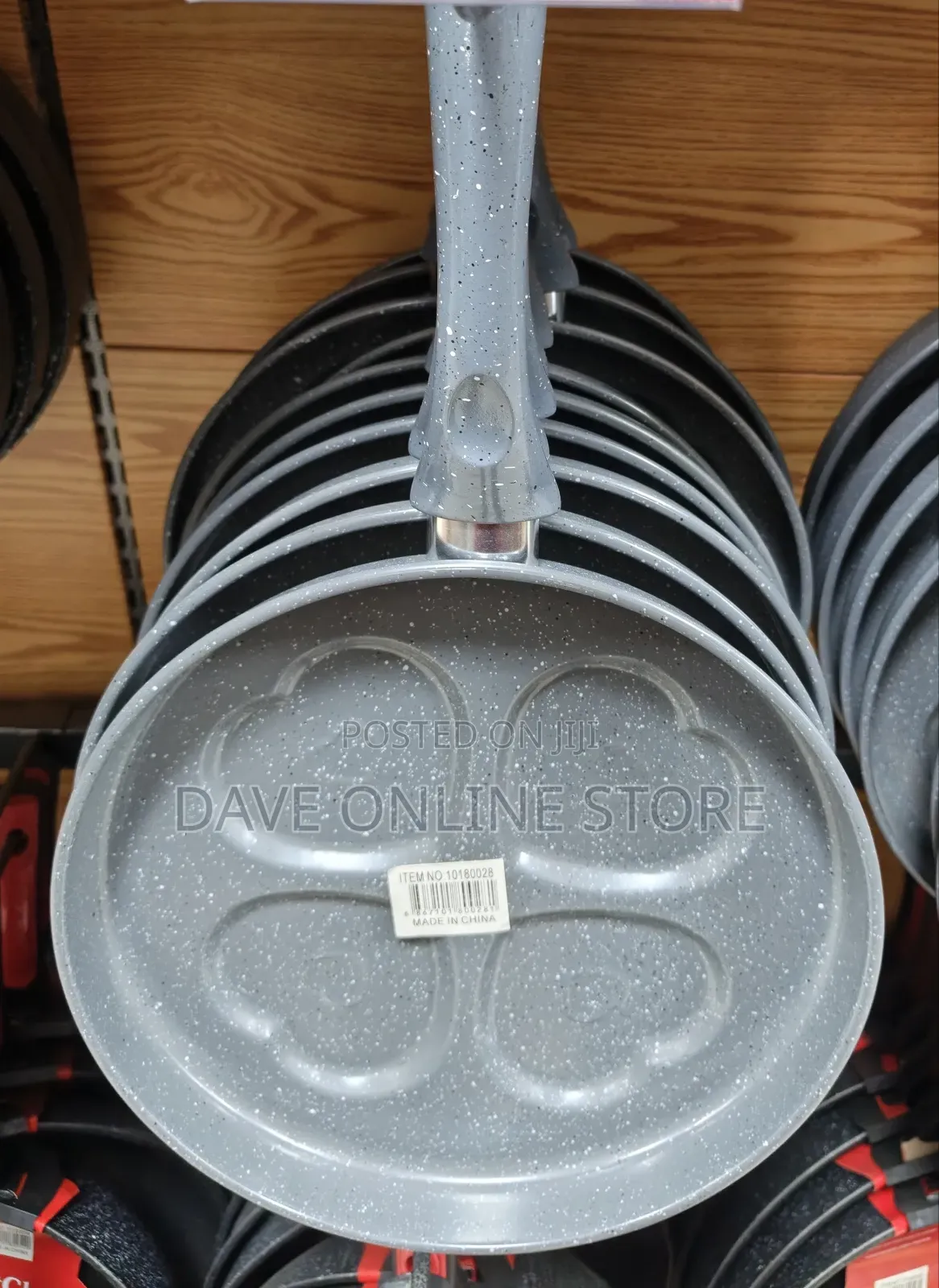 Grey Non Stick 4 Cup Heart Shape Egg Frying Pan