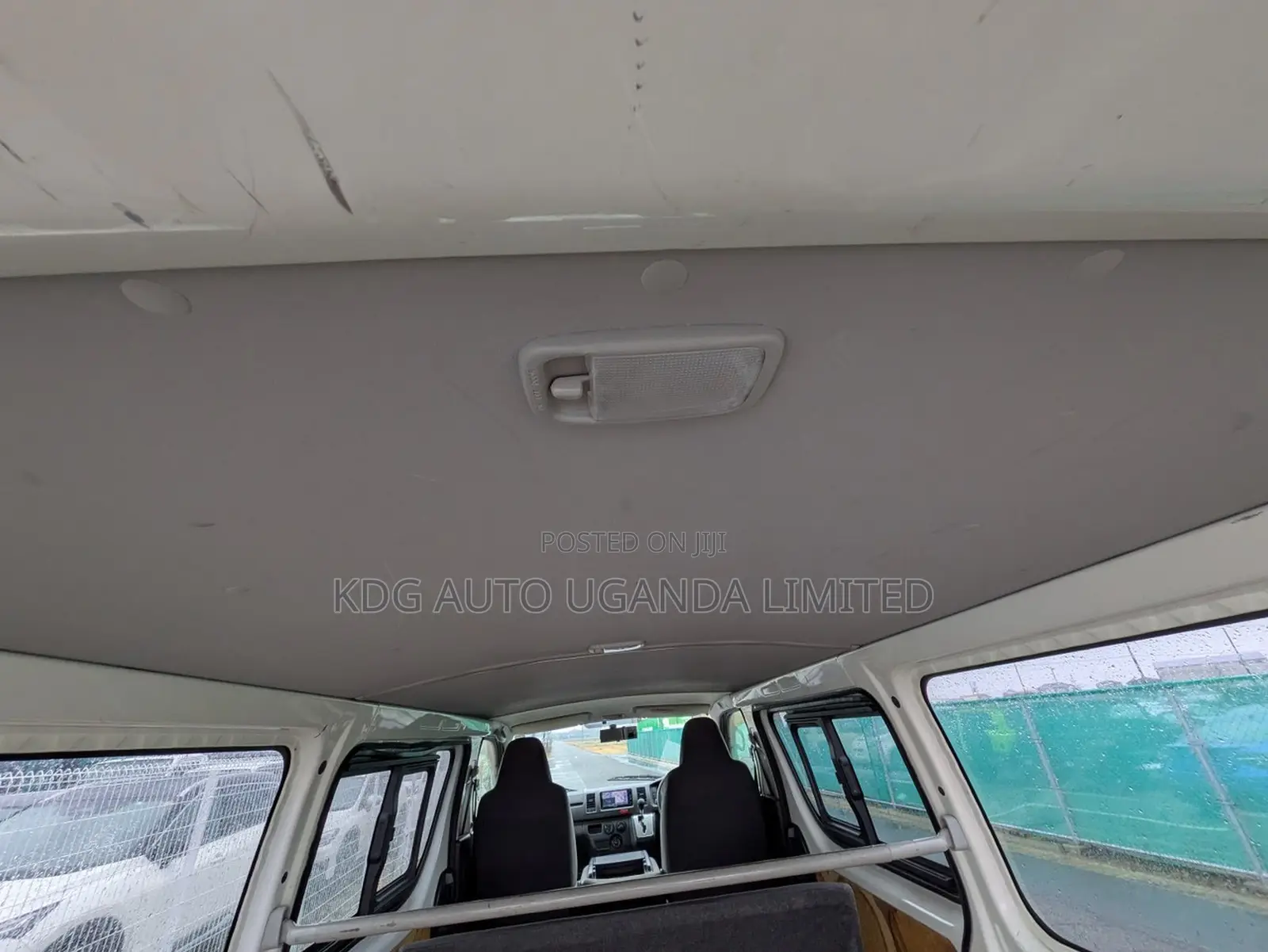 Toyota HiAce 2014 White