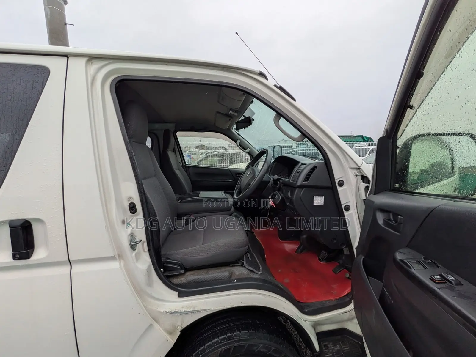 Toyota HiAce 2014 White