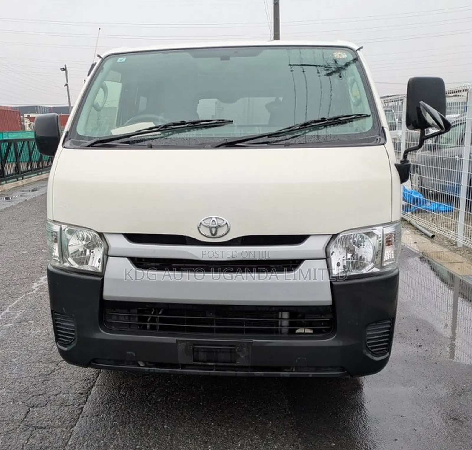 Toyota HiAce 2014 White