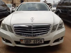 Mercedes-Benz E300 2019 White