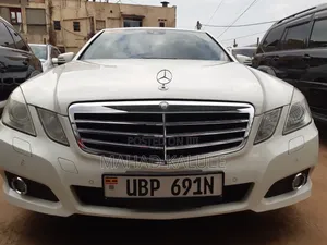Mercedes-Benz E300 2019 White