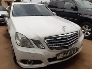 Mercedes-Benz E300 2019 White
