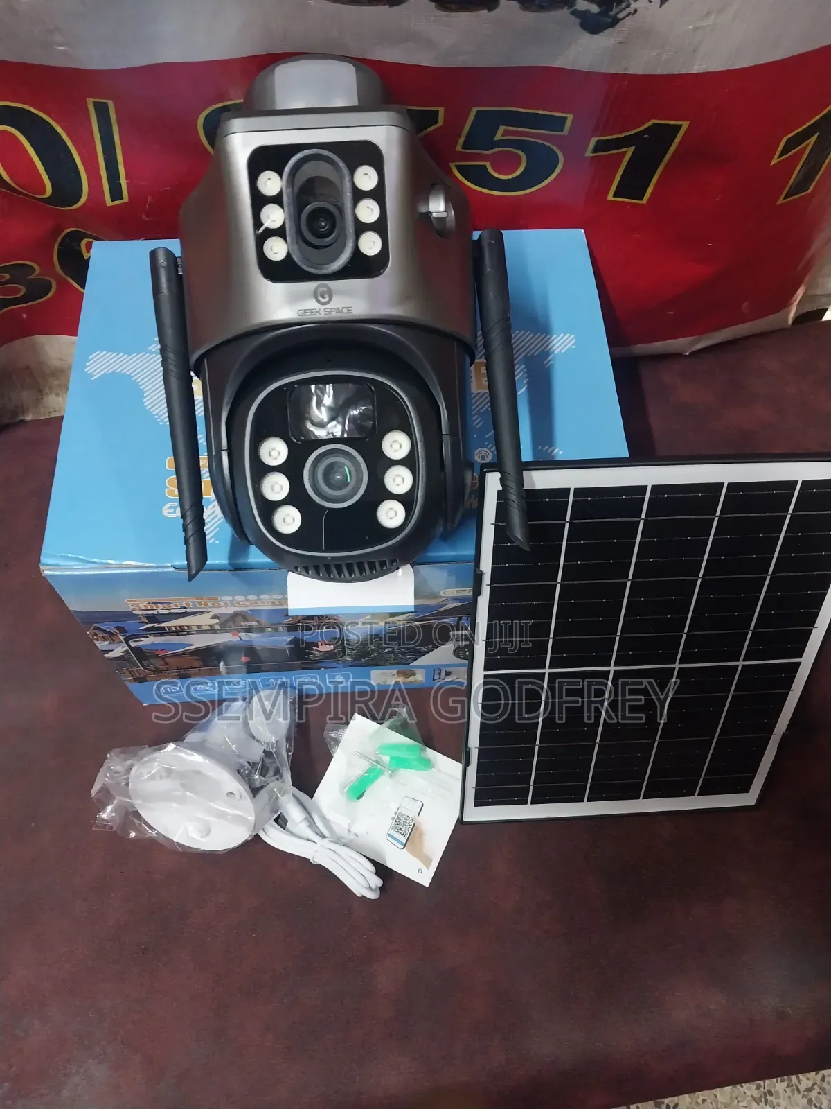 E32max 4gsolar Waterproof Dual Camera