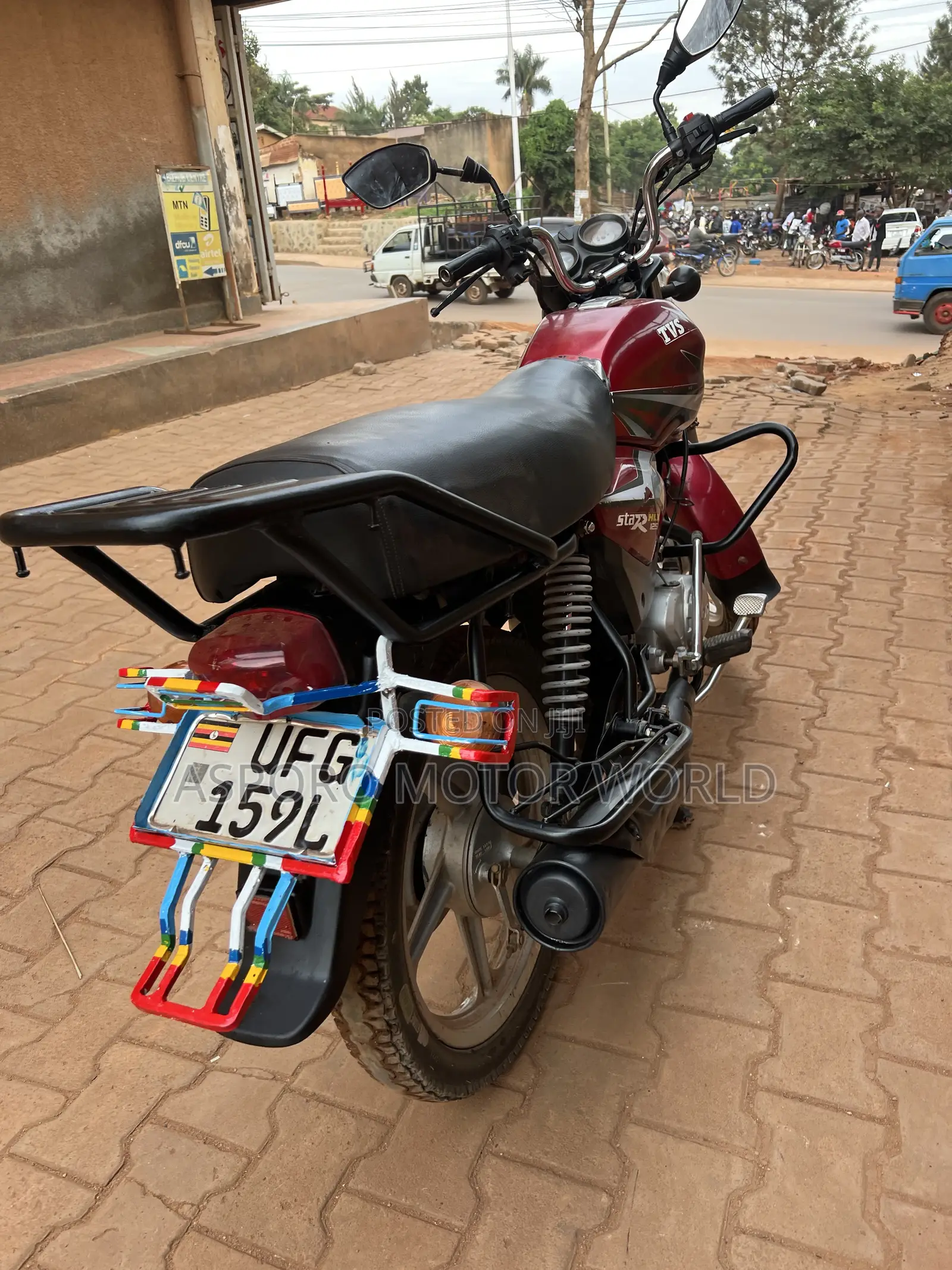 TVS HLX 125 2022 Red
