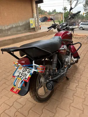 TVS HLX 125 2022 Red