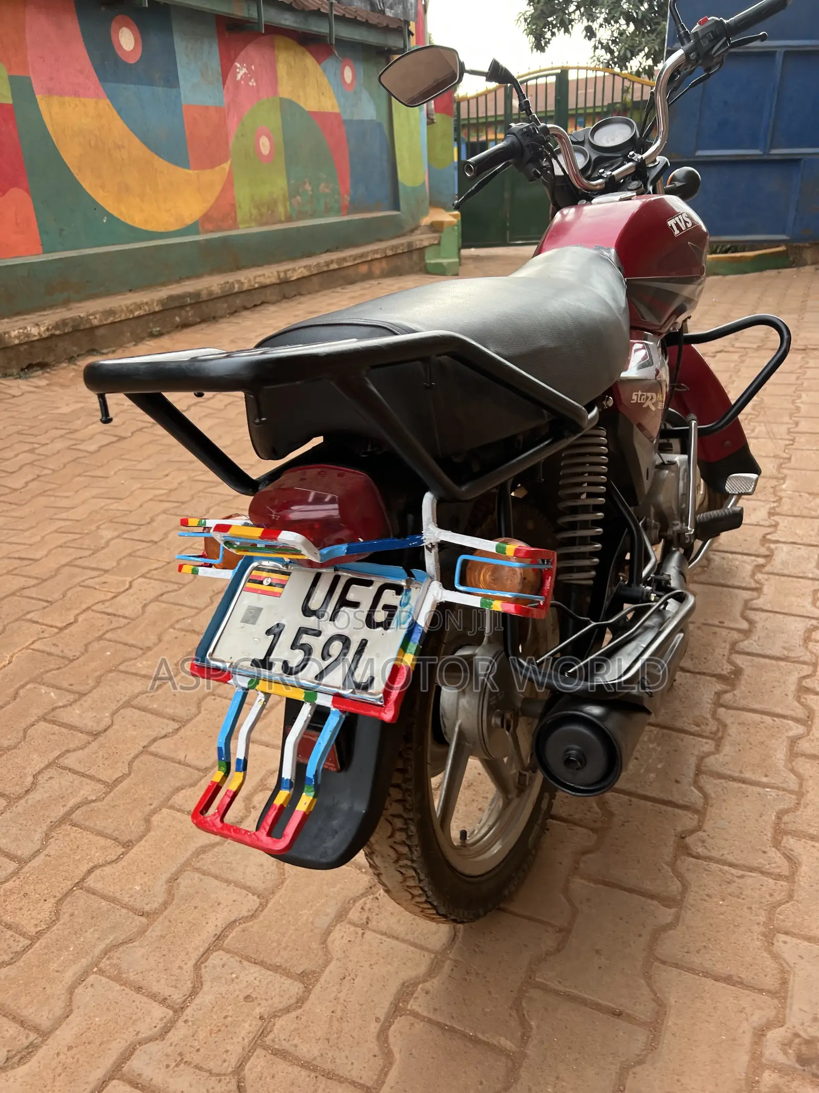 TVS HLX 125 2022 Red