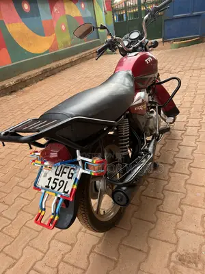 TVS HLX 125 2022 Red