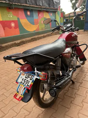 TVS HLX 125 2022 Red