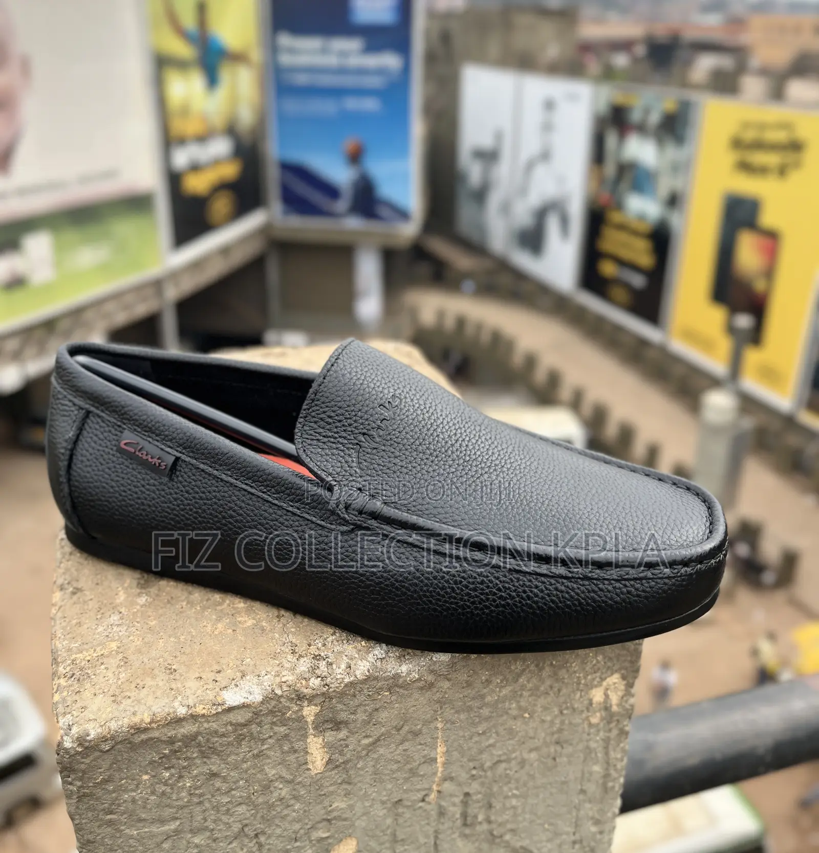 Clarks Noir Crest Moccasin