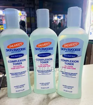 250ml Bottle of Palmer's Skin Success Anti-Dark Spot Complexion Toner.