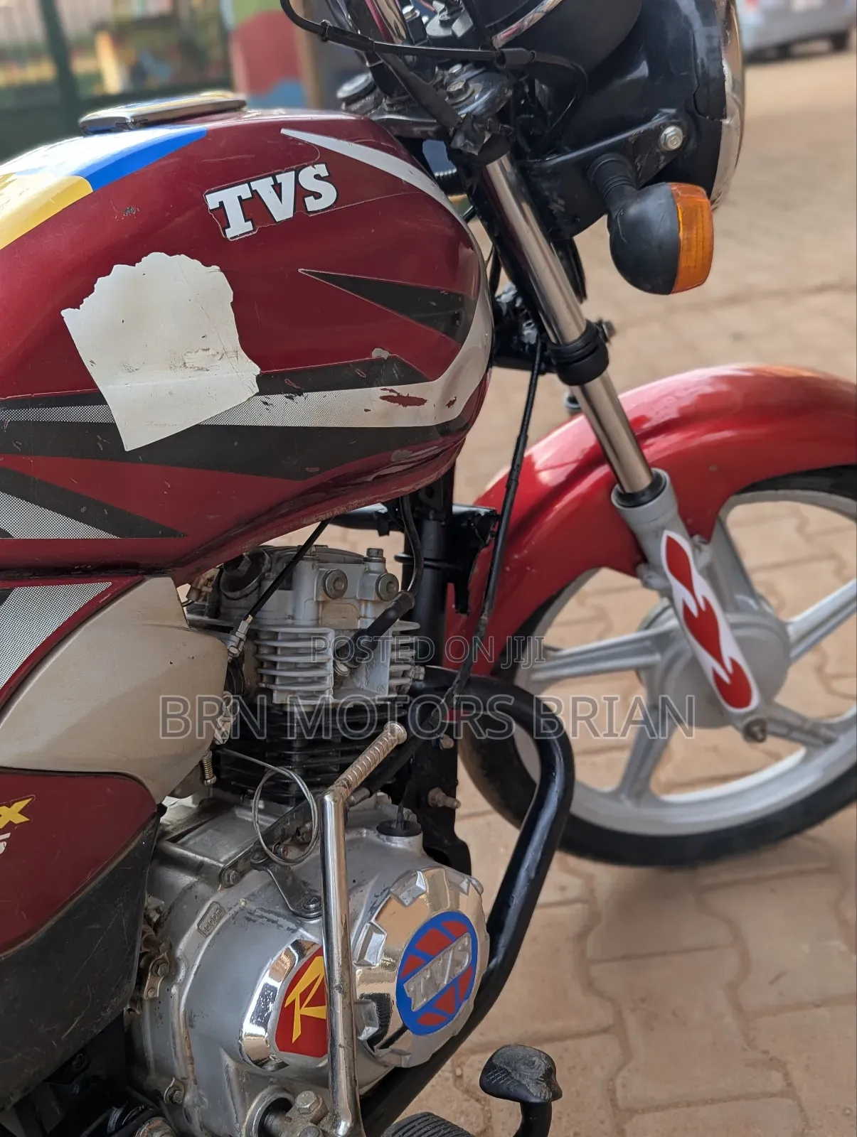 TVS HLX 125 2022 Red