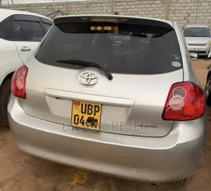 Toyota Auris 2010 Silver