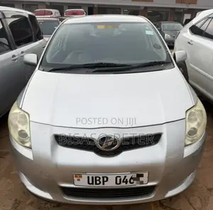 Toyota Auris 2010 Silver