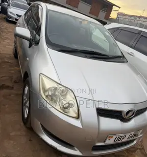 Toyota Auris 2010 Silver