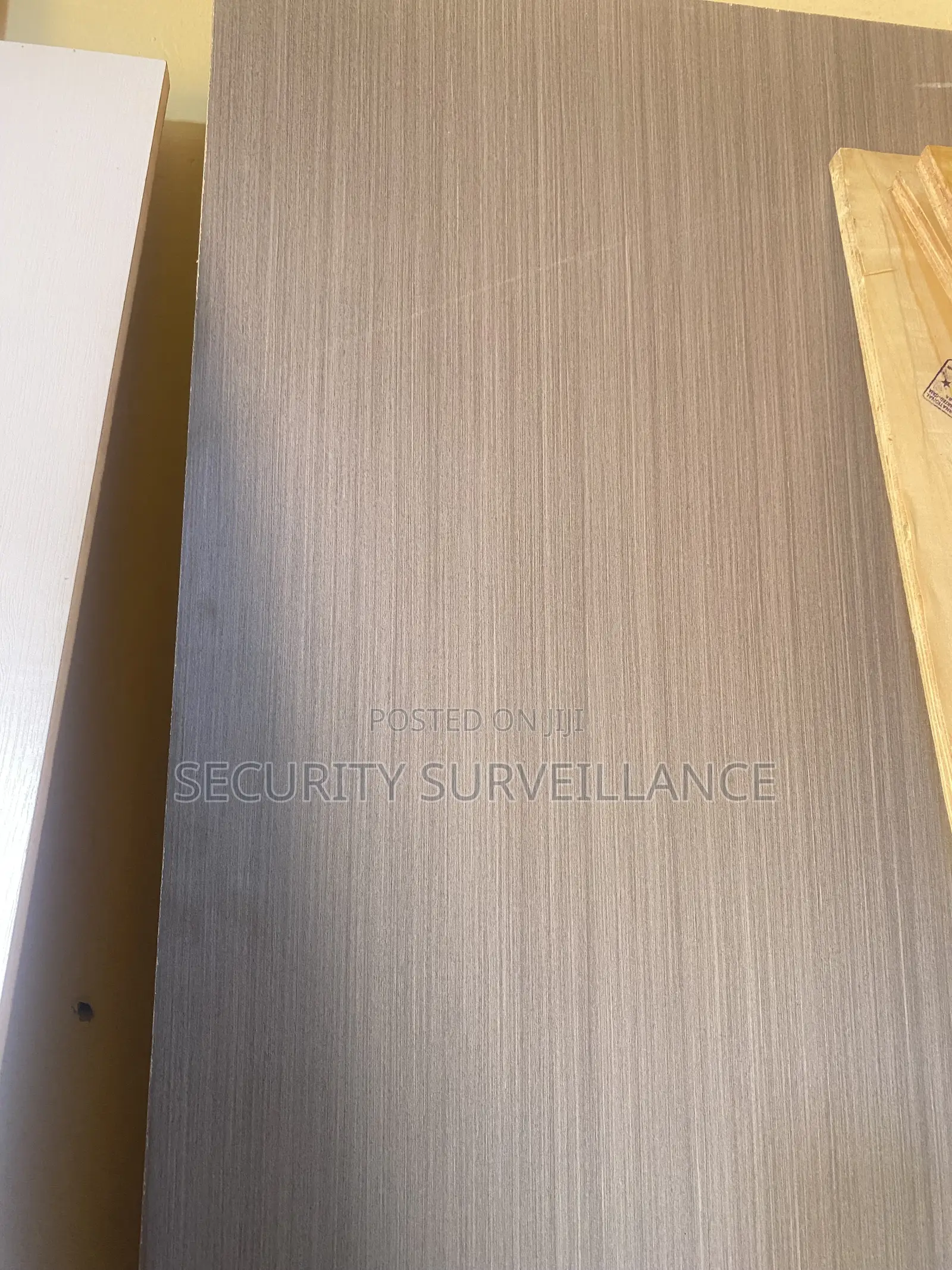 Panneaux Stratifiés /Laminated Boards at Factory Price