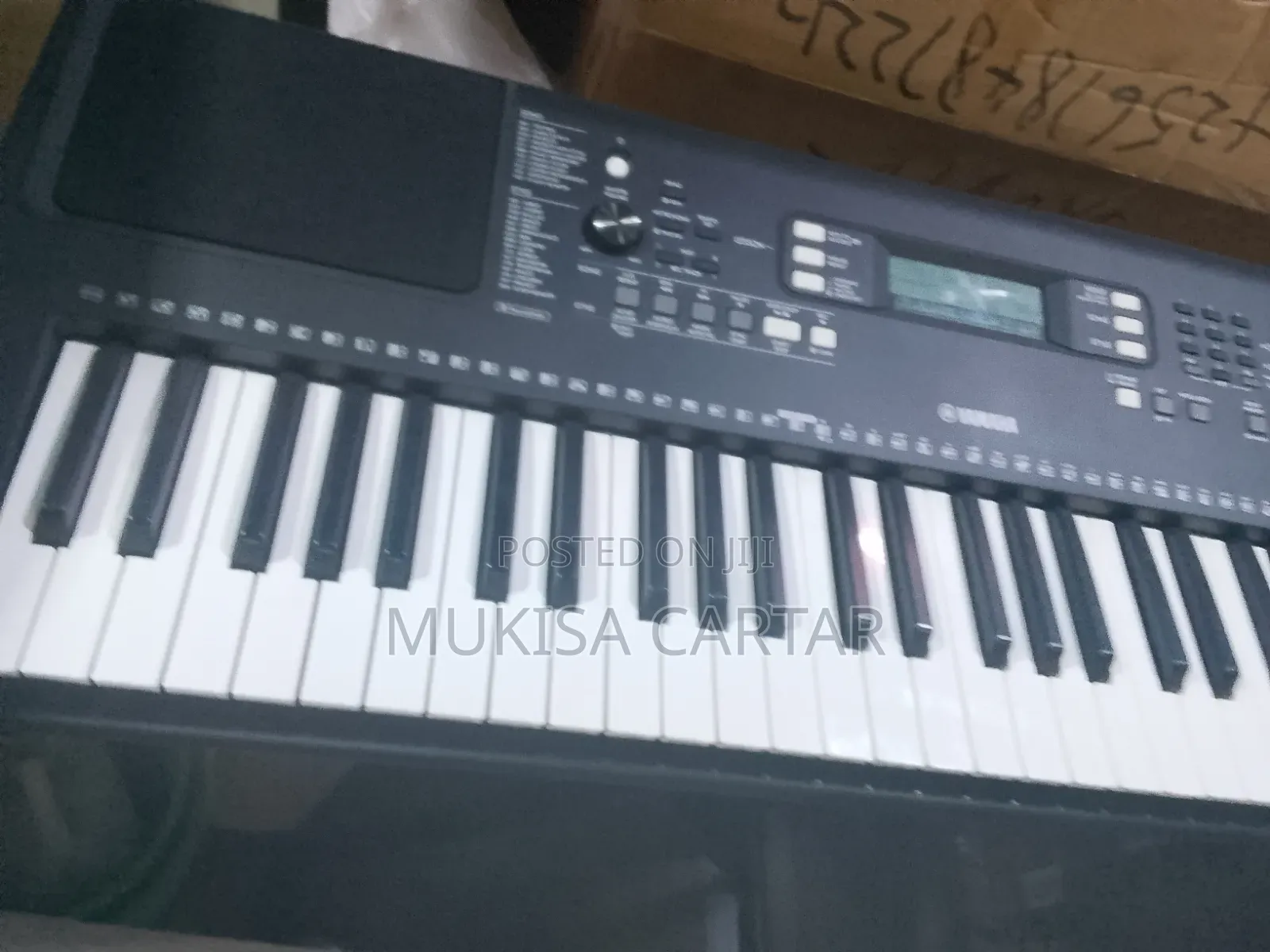 PSR 373 Yamaha Keyboard
