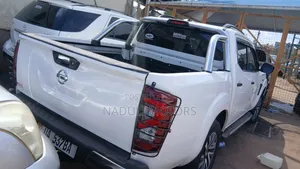 Nissan Navara 2016 White