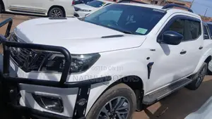 Nissan Navara 2016 White