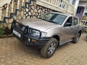 Mitsubishi L200 Double Cab 2.5 136hp 4WD 2007 Beige