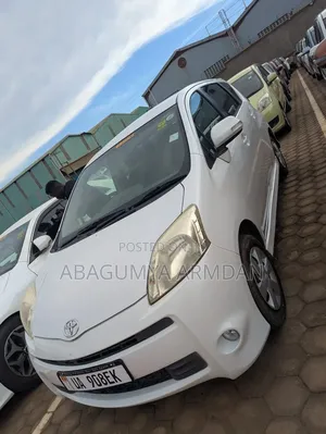 Toyota Passo Sette 1.5 AWD 2012 White