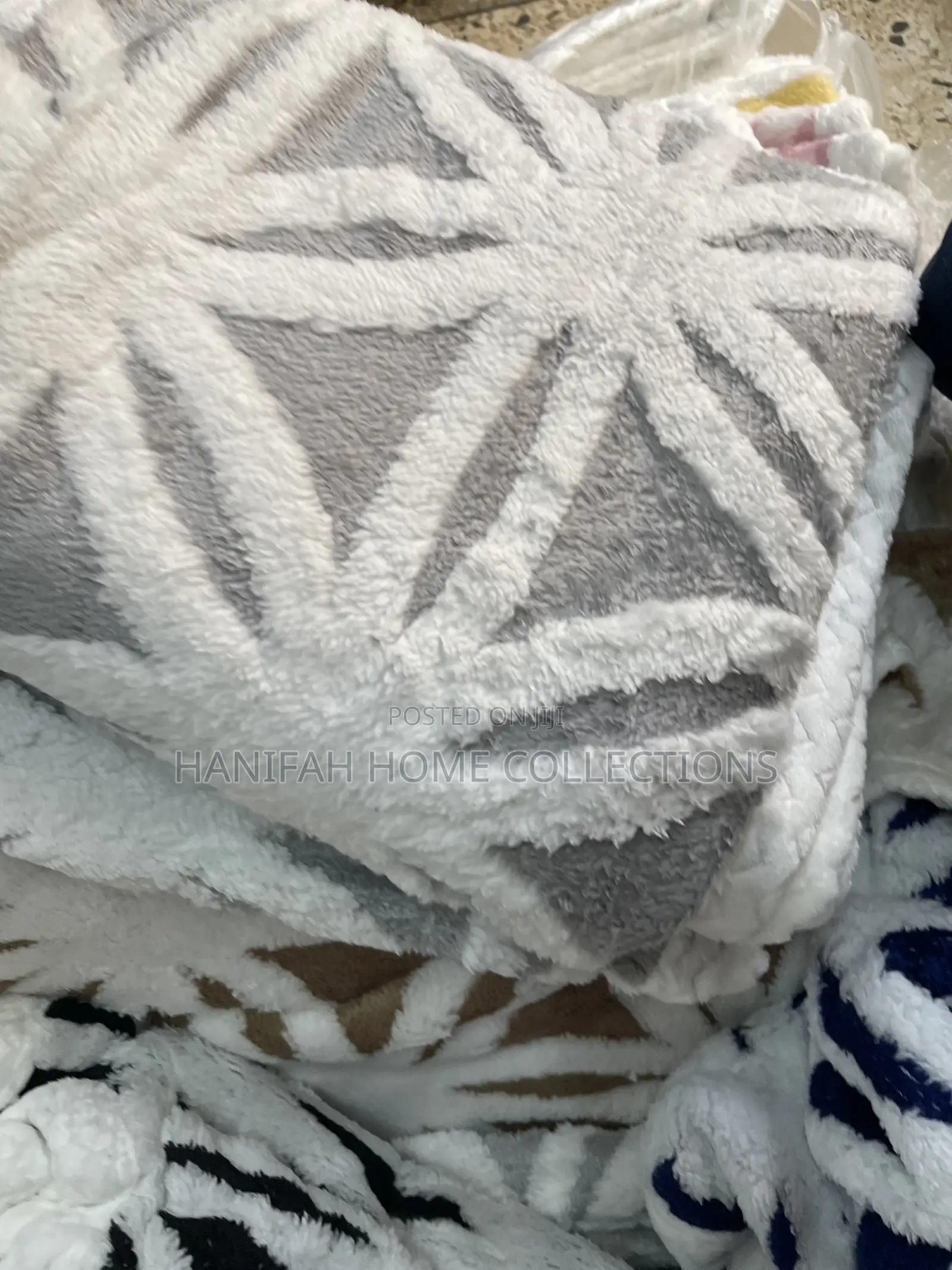 Fleence Blankets 6 by 6