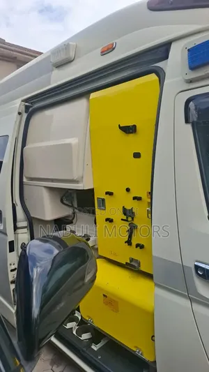 Toyota HiAce 2010 White