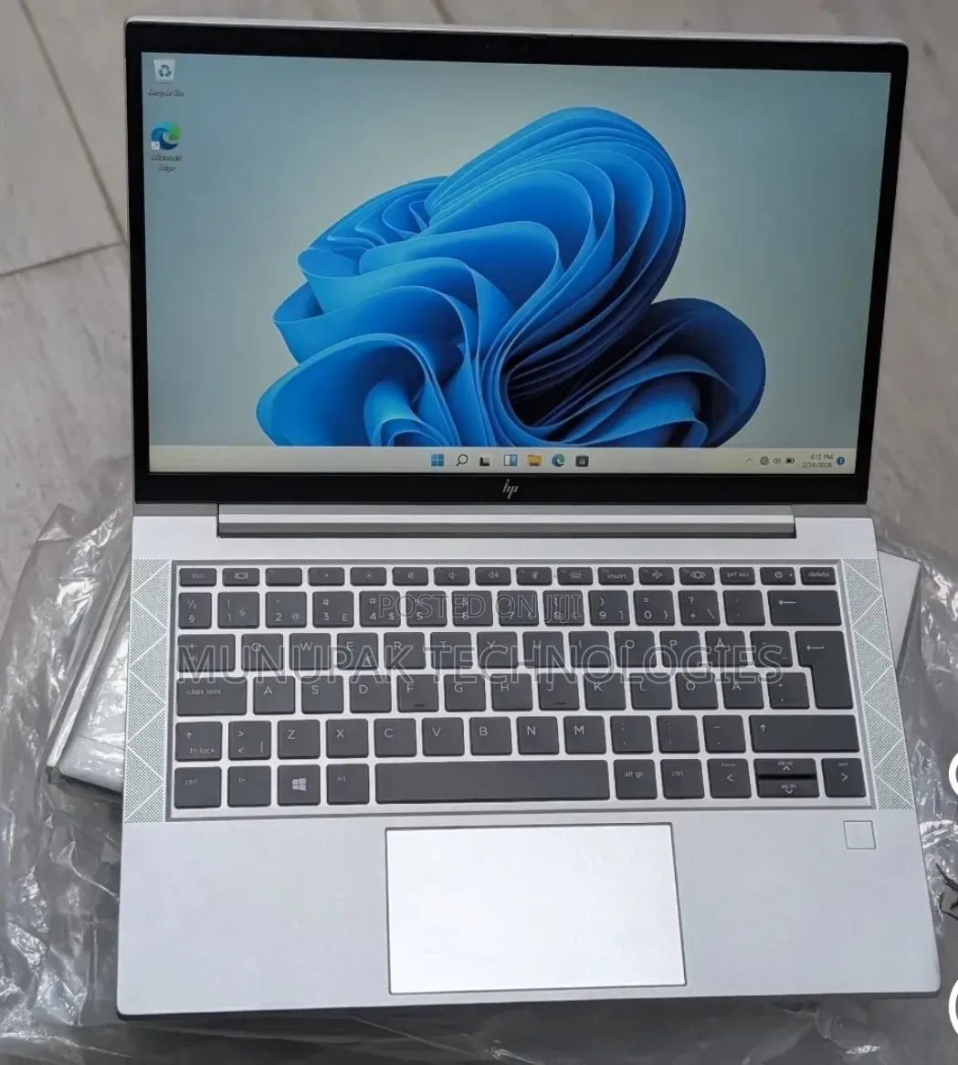 New Laptop HP EliteBook 830 G8 16GB Intel Core i5 SSD 512GB