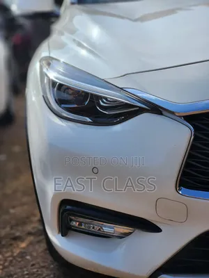 Infiniti Q30 2017 White