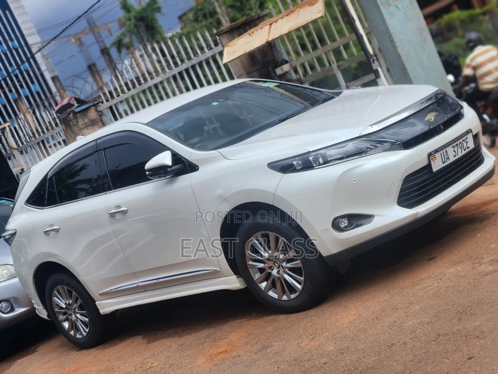 Toyota Harrier 2.0 2016 White