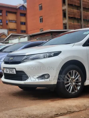 Toyota Harrier 2.0 2016 White