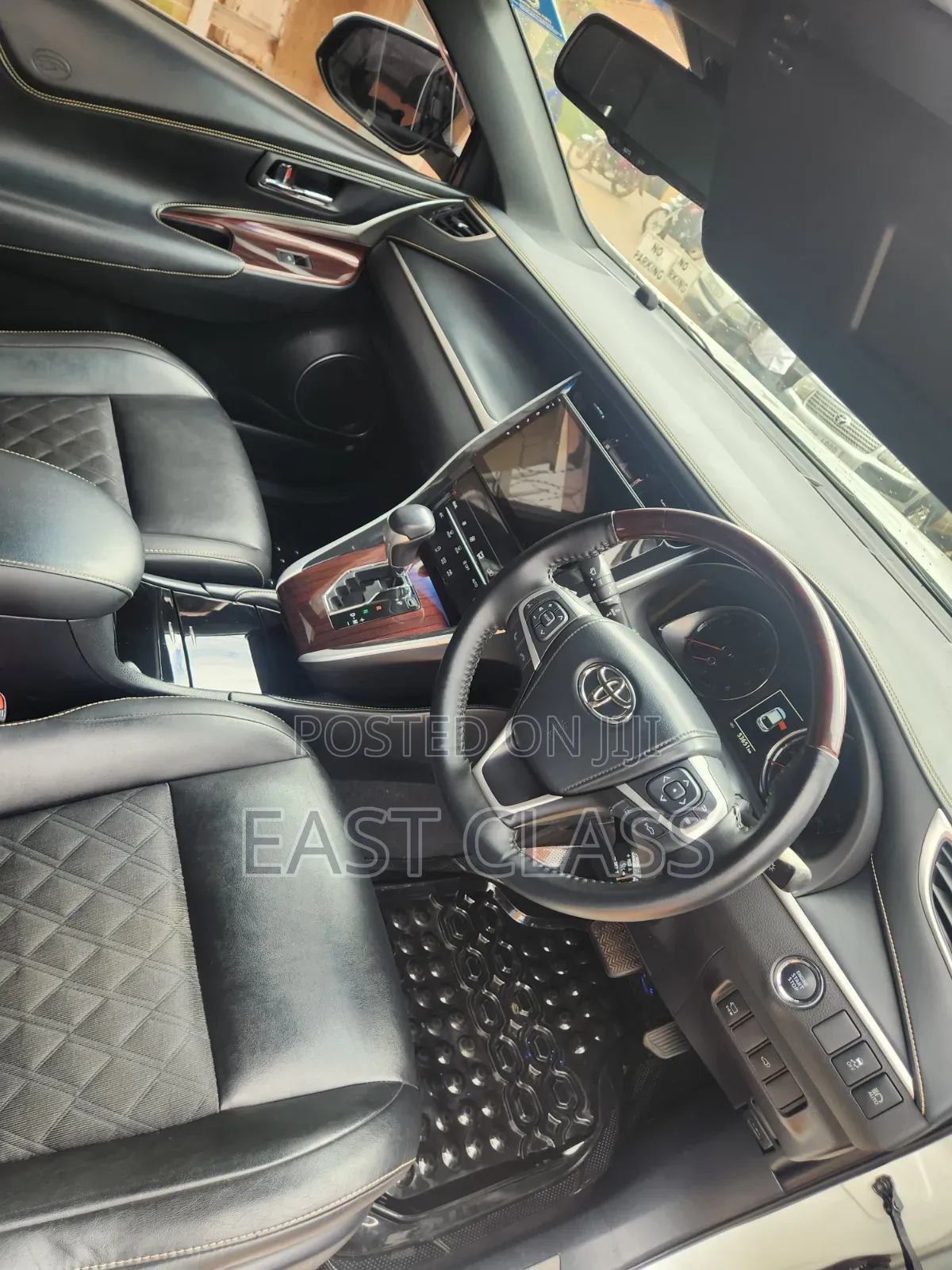 Toyota Harrier 2.0 2016 White
