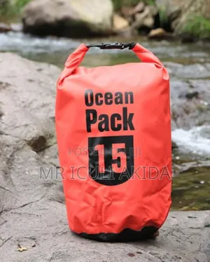 15ltr Waterproof Dry Roll Top Bags WTH Shoulder Strap Fr Easy Carrying