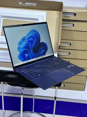 New Laptop HP Elite Dragonfly G3 32GB Intel Core i7 SSD 512GB