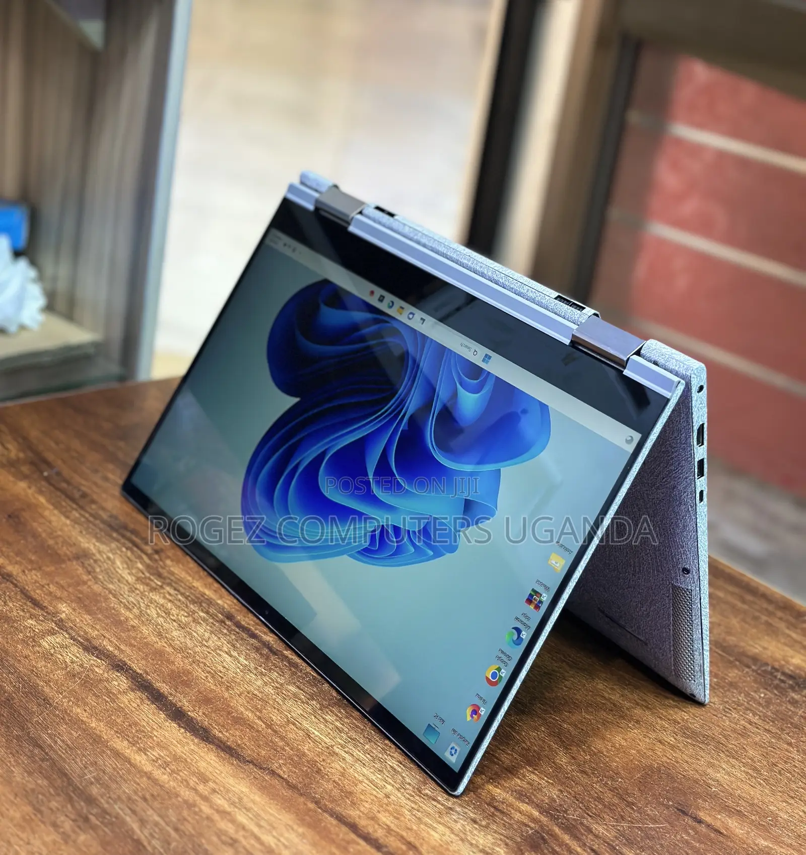 New Laptop Dell Latitude 7200 2-in-1 16GB Intel Core i7 SSD 512GB