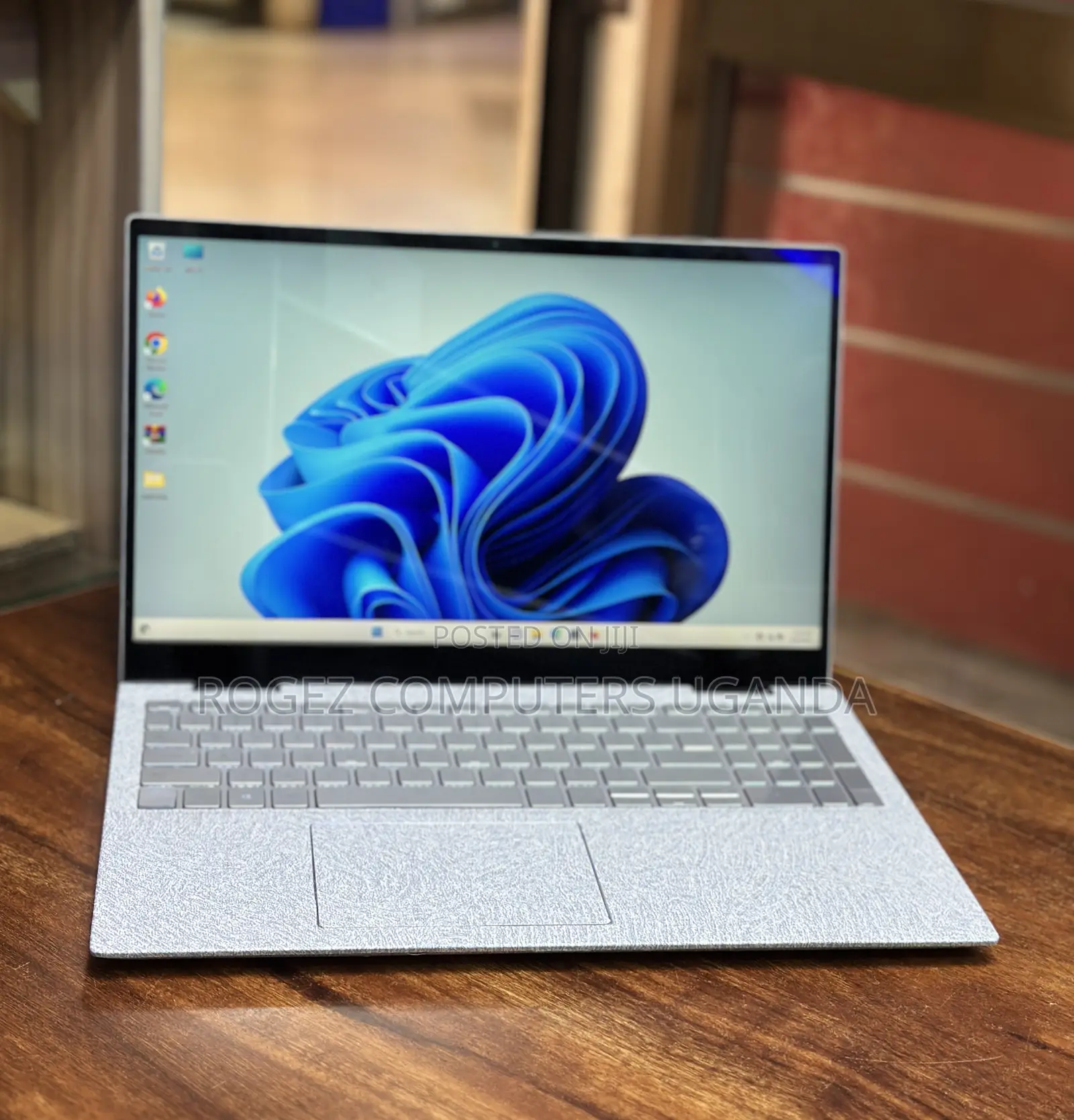 New Laptop Dell Latitude 7200 2-in-1 16GB Intel Core i7 SSD 512GB