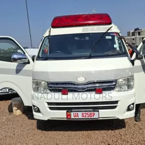 Toyota HiAce 2010 White
