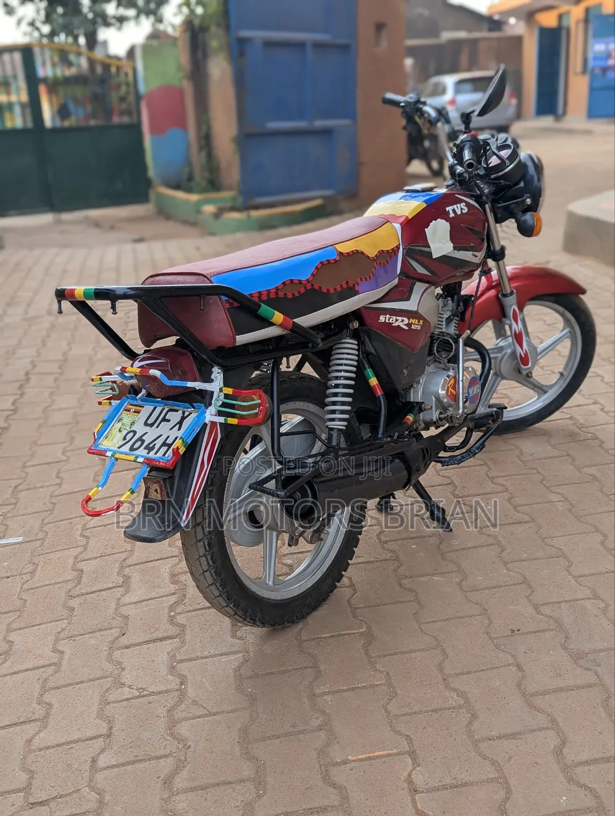 TVS HLX 125 2022 Red